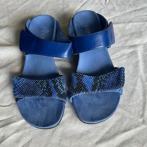Vionic sandals size 9 royal blue